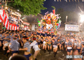 博多祇園山笠(期間:7月1日〜7月15日)